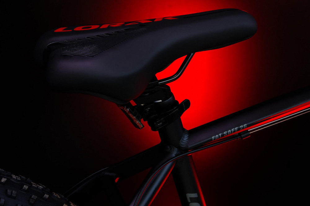 LORAK FAT Safe 26 Матовый Чёрный/Красный рама 19 (на рост 171-182)